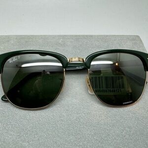 Ray Ban Clubmaster
ORB3016 1368G4 55/21
GRN SHN